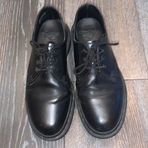 1461 mono smooth leather Oxford shoes in black size 7 US women’s. Dr. Martens.